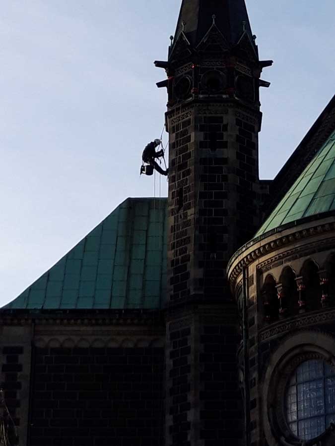 Gebaeudeinspektion-Hoehenarbeiter-kirche-moenchengladbach